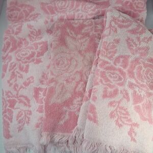 Vintage Callaway Towels Pink Rose Floral hand bath fringe USA pastel reversible